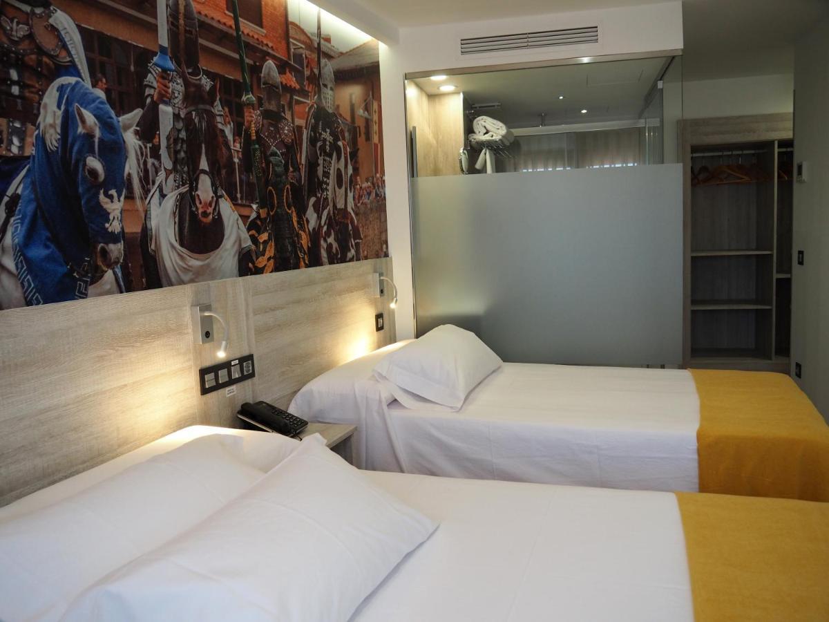 Hostal Don Suero De Quinones Hospital de Orbigo Ngoại thất bức ảnh