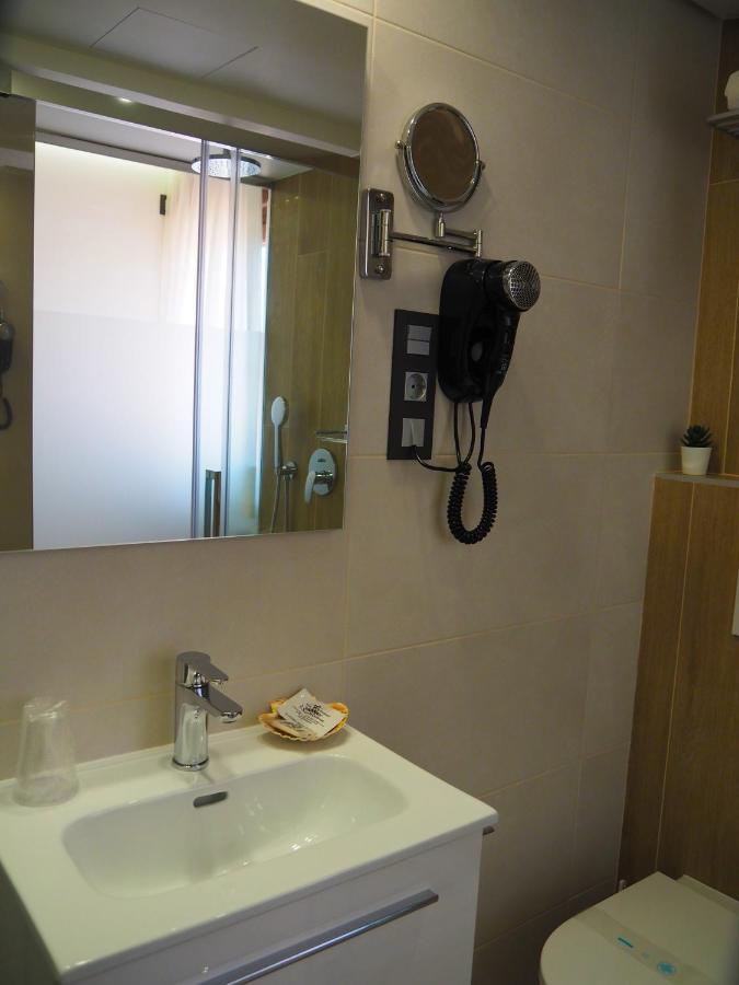 Hostal Don Suero De Quinones Hospital de Orbigo Ngoại thất bức ảnh