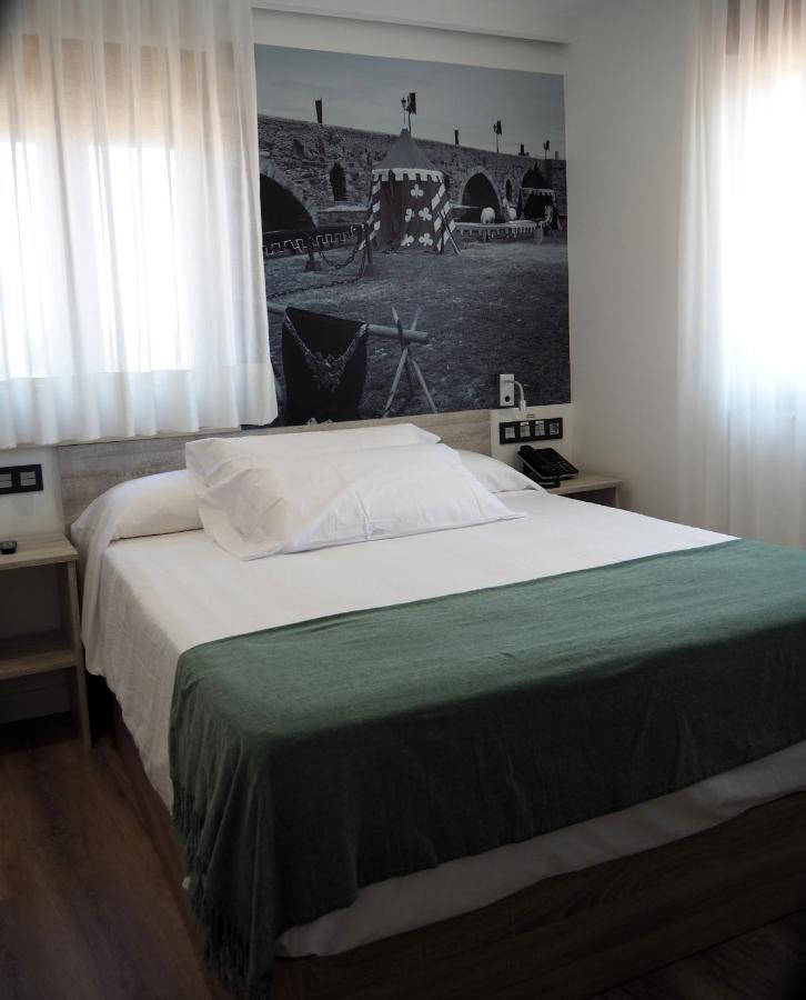 Hostal Don Suero De Quinones Hospital de Orbigo Ngoại thất bức ảnh
