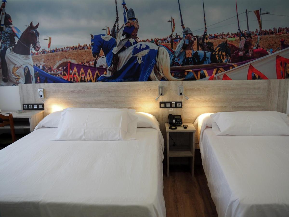 Hostal Don Suero De Quinones Hospital de Orbigo Ngoại thất bức ảnh