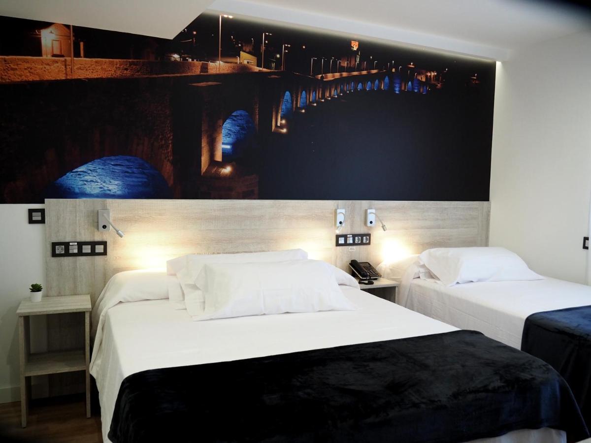Hostal Don Suero De Quinones Hospital de Orbigo Ngoại thất bức ảnh