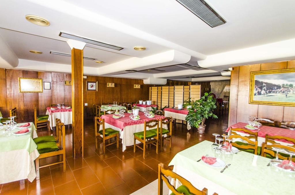 Hostal Don Suero De Quinones Hospital de Orbigo Ngoại thất bức ảnh